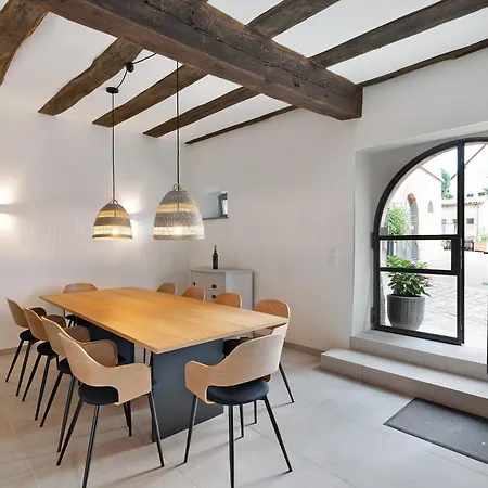 Alte Pfarrhaus Galerie Apartment Gleisweiler