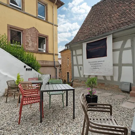 Alte Pfarrhaus Galerie Apartment Gleisweiler